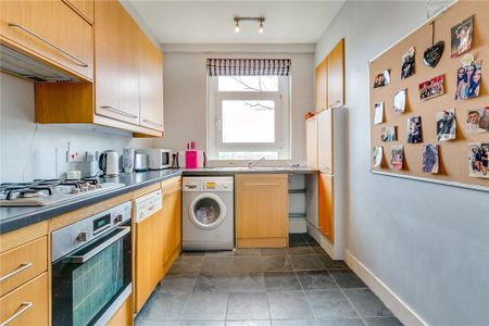 3 bedroom flat to rent - Photo 4
