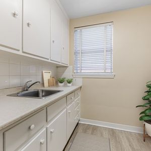 26-34 Saranac Boulevard - Photo 2