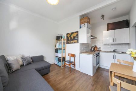 Studio Apartment To Let - Photo 4