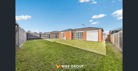 SPACIOUS FAMILY HOME IN A CENTRAL PLACE IN HAMPTON PARK - Photo 3