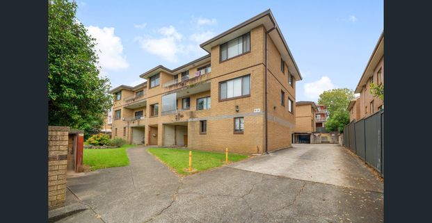 Renovated 2 bedroom unit - Photo 1
