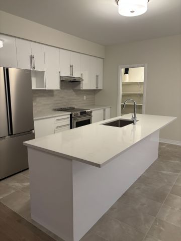 For Lease - 3114 Searidge Street, Out of Area, Ontario - Photo 4