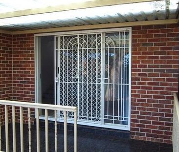 Spacious Townhouse in Prime Location - Photo 6