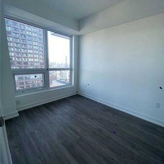 Bloor & Sherbourne Modern +Stylish 2Bdrm Sleek Laminated Flooring - Photo 1