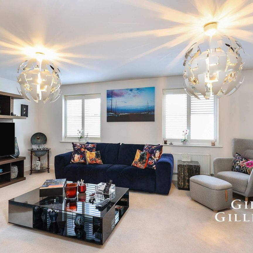 5 Bedroom Townhouse to rent - Photo 1