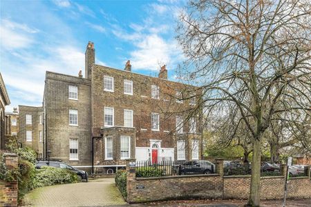 Superbly presented 2 double bedroom apartment to rent in this prestigious period conversion. - Photo 2