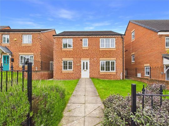 4 bedroom detached house to rent - Photo 1