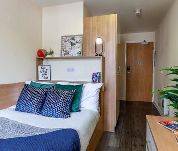 1 bedroom in a flat share to rent - Photo 1