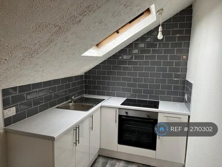 1 bedroom flat to rent - Photo 5