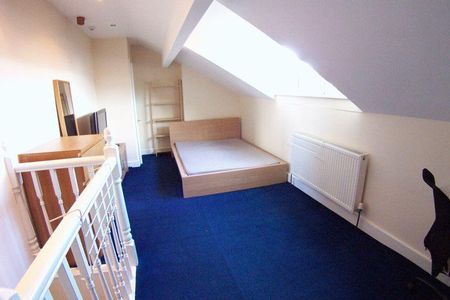 3 bedroom terraced house to rent - Photo 3