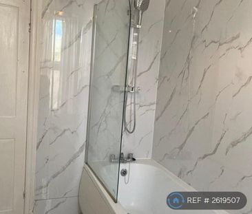 2 bedroom semi-detached house to rent - Photo 5