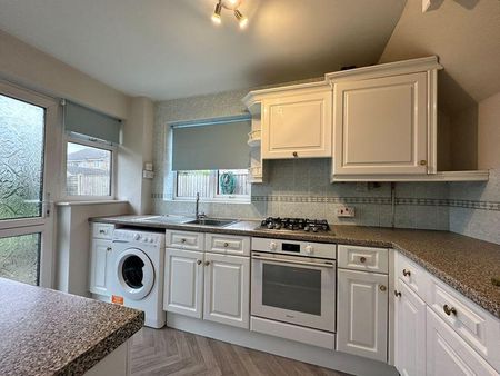 3 bedroom semi-detached house to rent - Photo 5