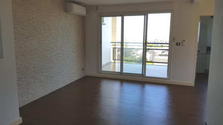Location Appartement 4 pièces 75m² ST DENIS 97400 - Photo 2