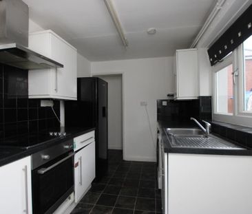 2 bedroom terraced house to rent - Photo 5