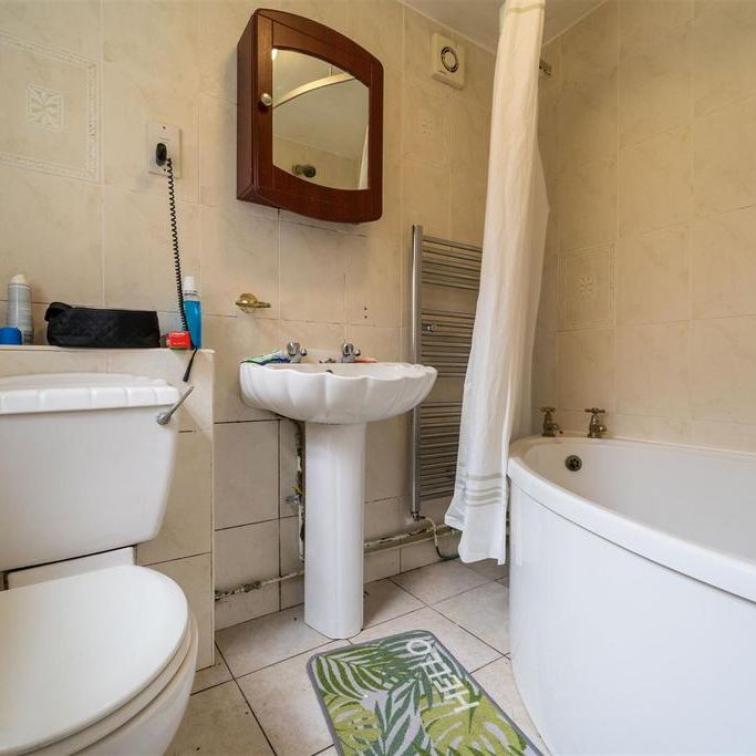 5 bedroom house to rent - Photo 1