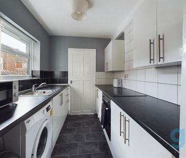 2 bedroom terraced house to rent - Photo 4