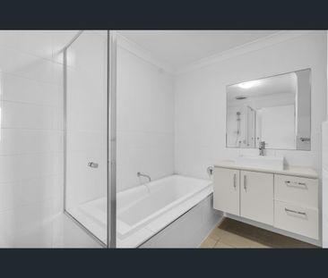 19 Highland Close, Macquarie Links, NSW 2565 - Photo 3