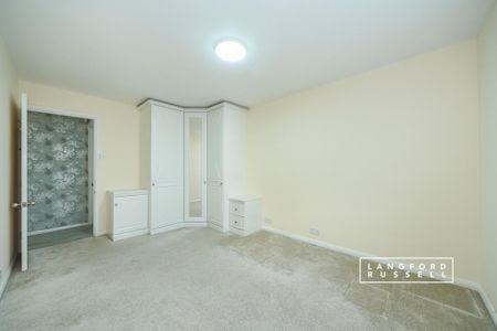 4 bedroom semi-detached house to rent - Photo 3