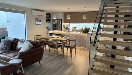 High end 3brdm townhouse with spacious bedrooms - Photo 4