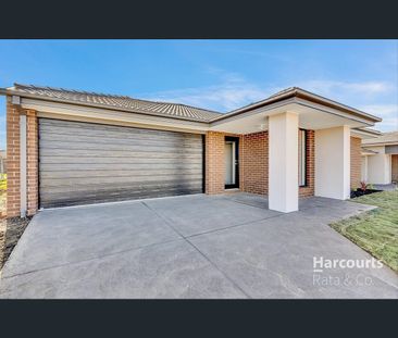 10 Illawara Drive, Mickleham, Vic 3064 - Photo 3