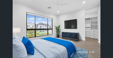 Luxury Family Living in a Peaceful Setting - Photo 4