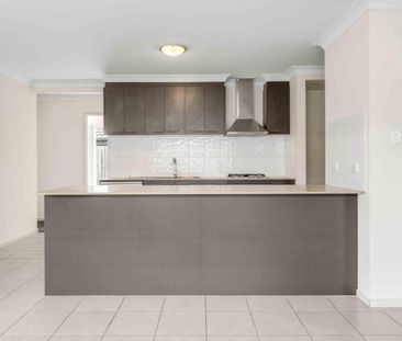 90 Valentine Circuit, Augustine Heights QLD 4300 - House For Rent |... - Photo 2