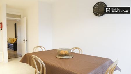 Large 3-bedroom apartment for rent in The Liberties, Dublin - Photo 4