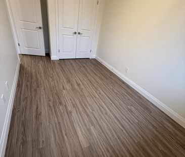 For Lease - 216 Union Street, Cambridge, Ontario - Photo 3