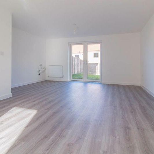 3 bedroom semi-detached house to rent - Photo 1