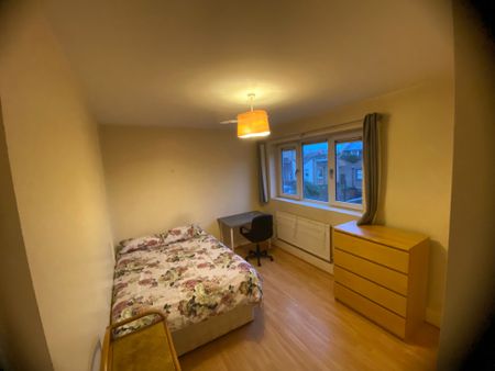 RM2 Driffield Road | Bow | London | E3 5NH - Photo 3