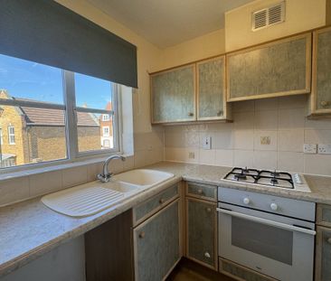 Fairford Leys Way, AYLESBURY - Photo 4