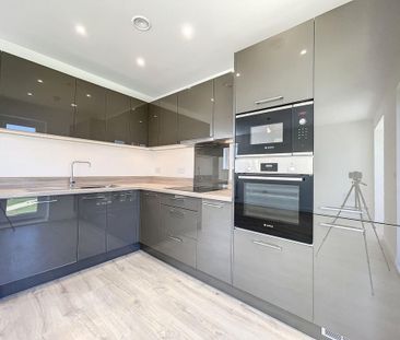 2 bedroom property to rent - Photo 1