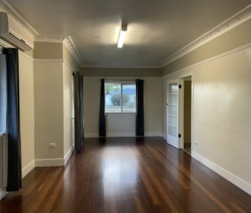 Spacious 3-Bedroom Home with sunroom, Close to School - Photo 3