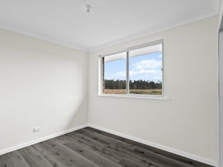 Quiet Semi Rural Three Bedroom Home - Photo 2
