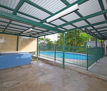 3 Bedroom House Minutes to the Esplanade - Photo 2