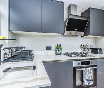 3 bedroom maisonette to rent Brighton Road, Purley, CR8 - Photo 4