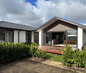 Comfortable Family Home in a Great Location - Photo 4