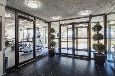 4020 Boulevard Saint-Jean, Montréal, QC - Photo 2