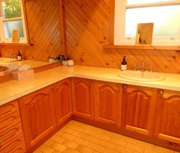 3-BEDROOM HOME WITH MODERN COMFORTS IN A QUIET LOCATION - Photo 2