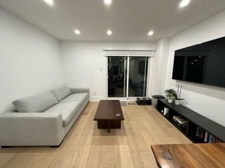 For Lease - 72 Wychcrest Avenue, Toronto, Ontario - Photo 2