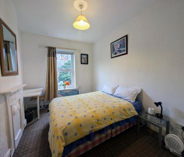 4 bedroom terraced house to rent - Photo 5
