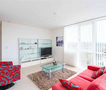 2 bed Flat for rent - Photo 2