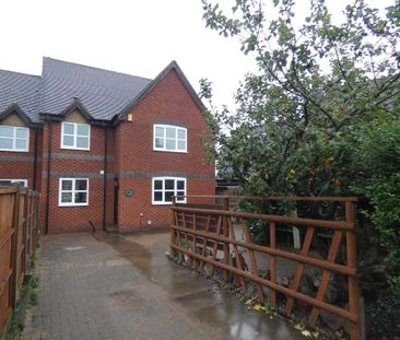3 bedroom semi-detached house to rent - Photo 2