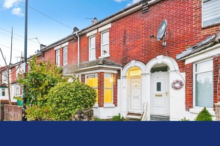 3 bedroom House To Let - Photo 2