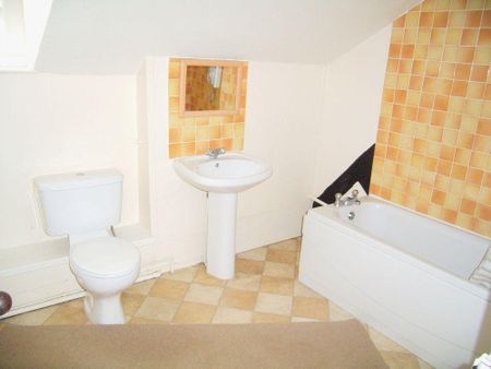 3 bedroom apartment to rent - Photo 5