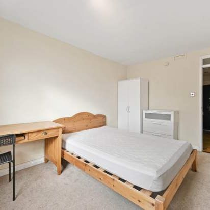 3 bedroom property to rent in London - Photo 1