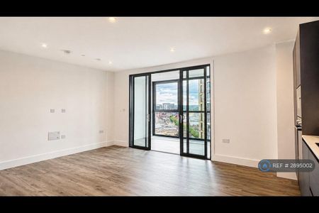 2 bedroom flat to rent - Photo 3