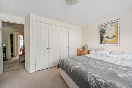 2 bedroom flat in Putney - Photo 5