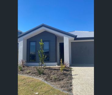 3-Bedroom Duplex in Logan Reserve - Modern, Stylish & Spacious - Photo 1