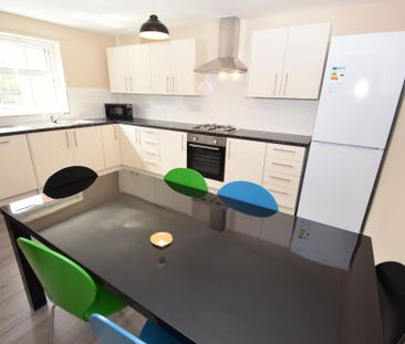 Culmington Close, Hulme, Manchester, M15 5HR - Photo 4